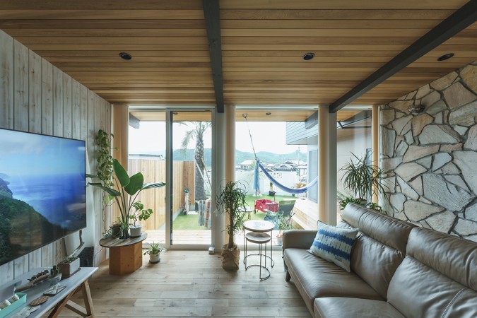 植物に囲まれたリゾート空間