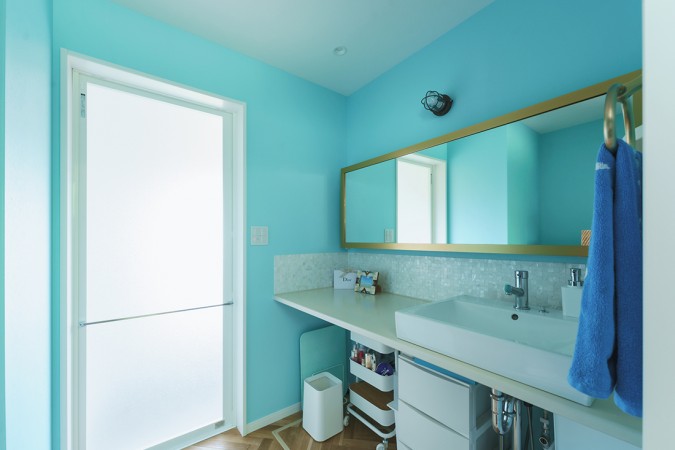 植物に囲まれたリゾート空間