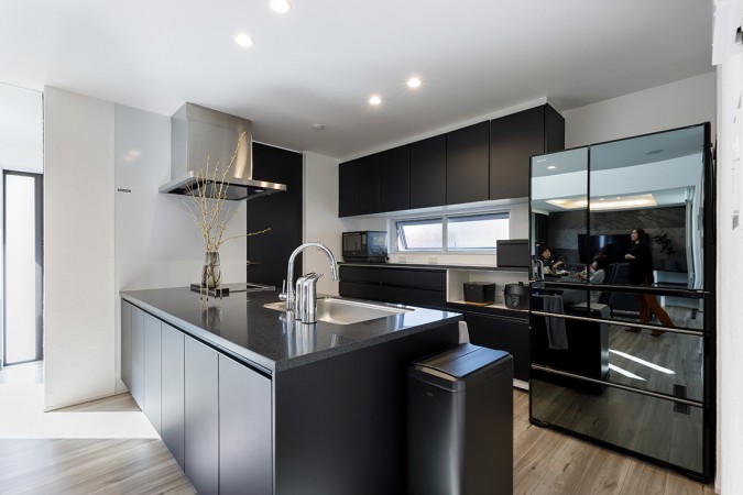 モノクロにこだわった邸宅