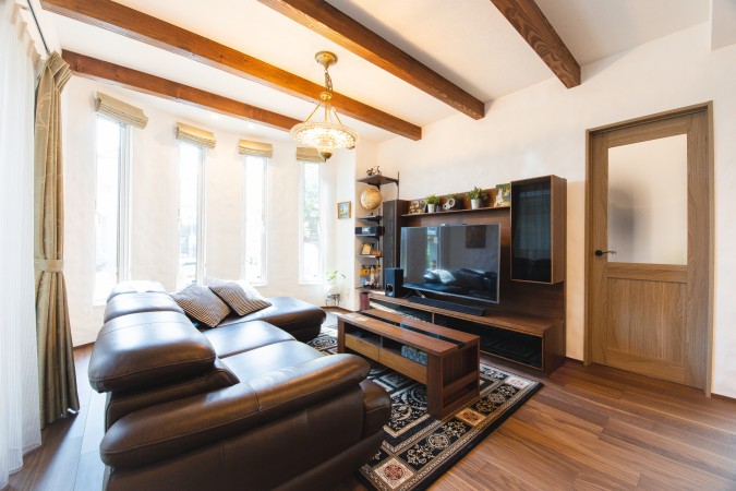 南欧風レトロモダンな邸宅