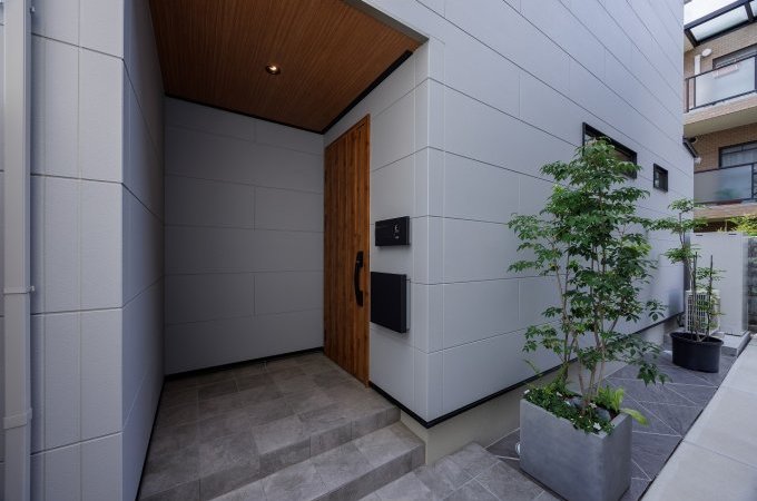 タイルデッキ×植栽の非日常を味わえるデザイン