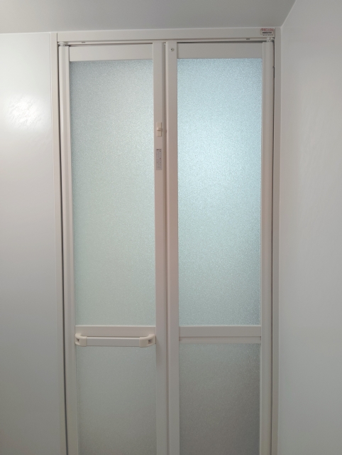 浴室折れ戸の調整