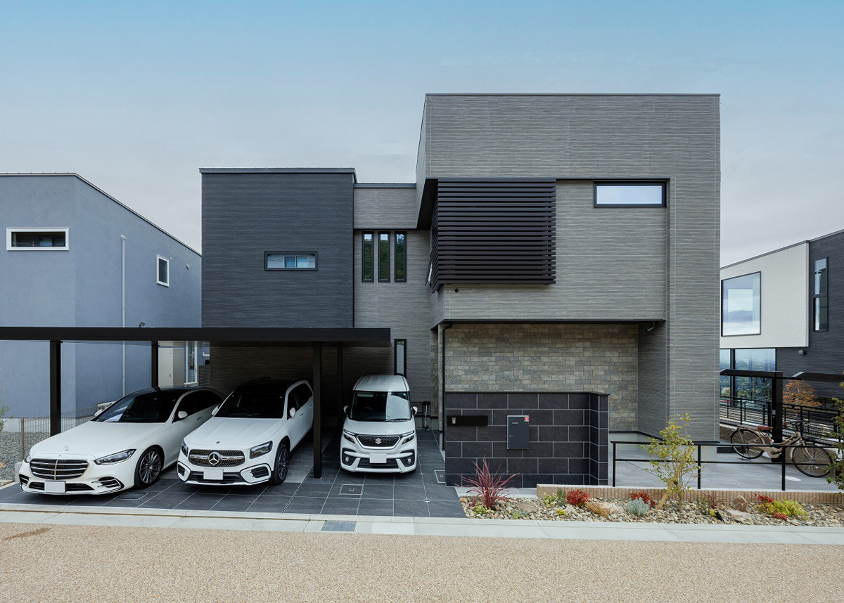 街を一望する高台に建つ 上質な暮らしを叶えるホテルライク空間を実現した“ザ・プレミアムハウス