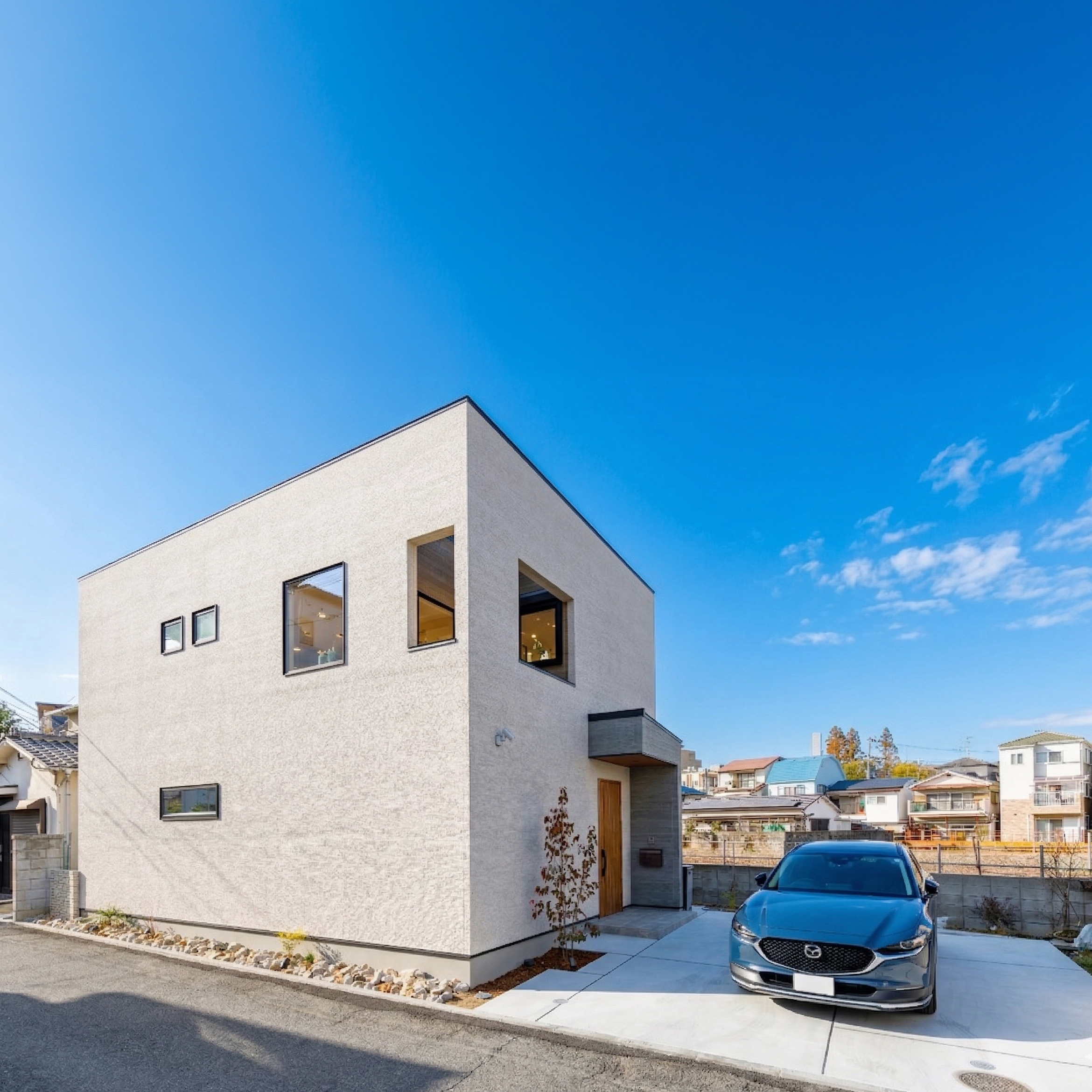 光と開放感に包まれて日常を育む家事ラク動線の家