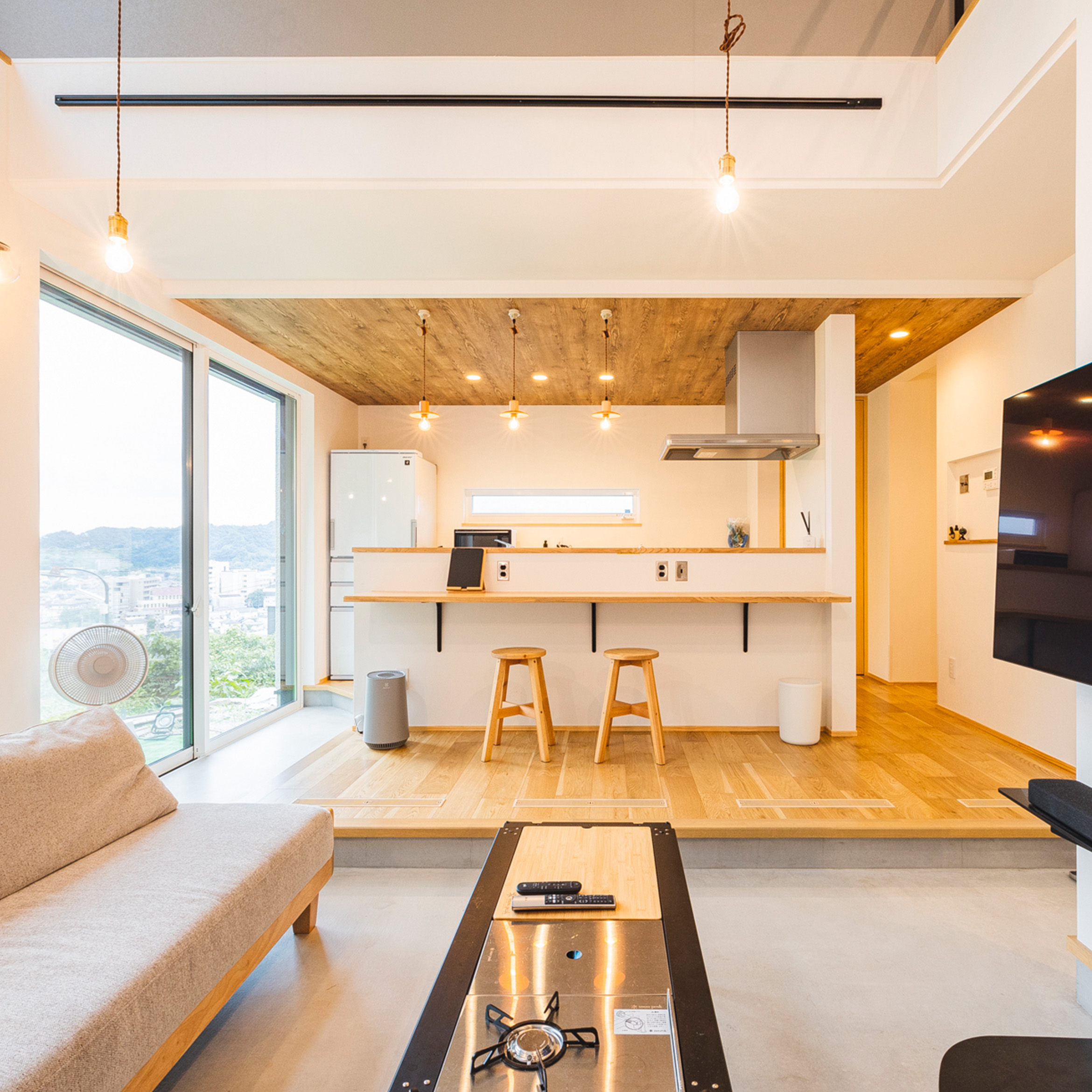 落ち着きと、開放。大人のミニマリズムを形にした土間リビングのお家