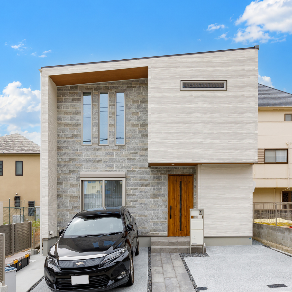 開放的な吹き抜けリビングとこだわりの水回り動線で快適を実現したお家